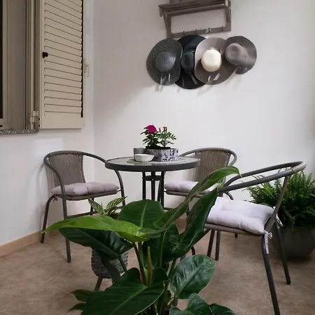 Domo Anna Πανσιόν Villasimius