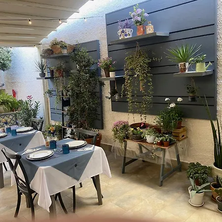 ゲストハウス Domo Anna ヴィッラシミーウス