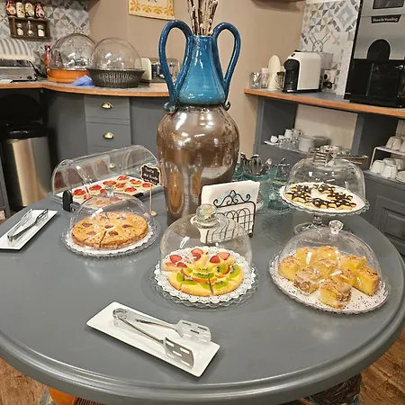 Domo Anna Πανσιόν 4*